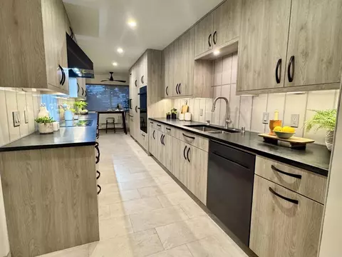 375 W I St, Encinitas, CA 92024