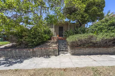 4818 Lamont St, San Diego, CA 92109