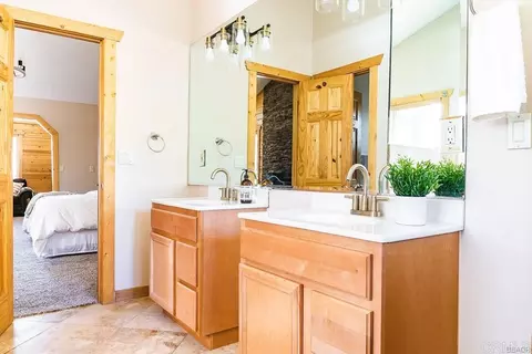 Bath - 516 Irving Way, Big Bear City, CA 92314 photo 2 of 4