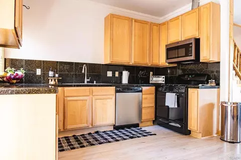 Kitchen - 516 Irving Way, Big Bear City, CA 92314 photo 2 of 2