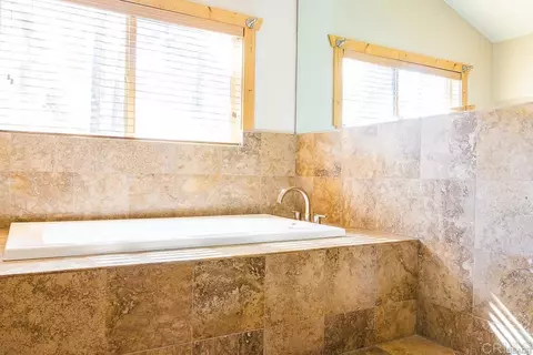 Bath - 516 Irving Way, Big Bear City, CA 92314 photo 4 of 4