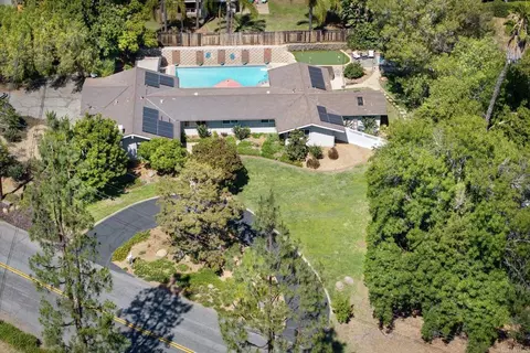 1508 Encino Dr, Escondido, CA 92025