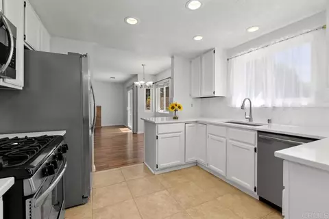 Kitchen - 1205 Shay Pl, Escondido, CA 92026 photo 4 of 7