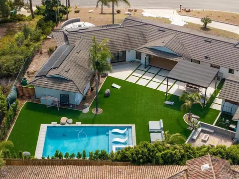3170 Falcon Dr, Carlsbad, CA 92008