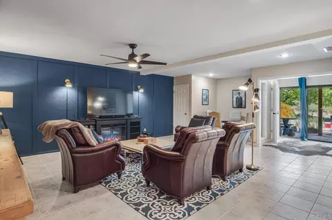 Living - 2103 Margarita Gln, Fallbrook, CA 92028 photo 3 of 3