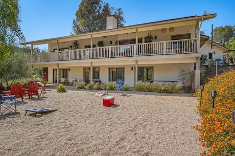 Exterior - 2103 Margarita Gln, Fallbrook, CA 92028 photo 2 of 7