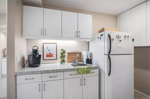 Kitchen - 2103 Margarita Gln, Fallbrook, CA 92028 photo 4 of 4
