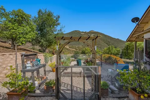 Exterior - 2103 Margarita Gln, Fallbrook, CA 92028 photo 7 of 7