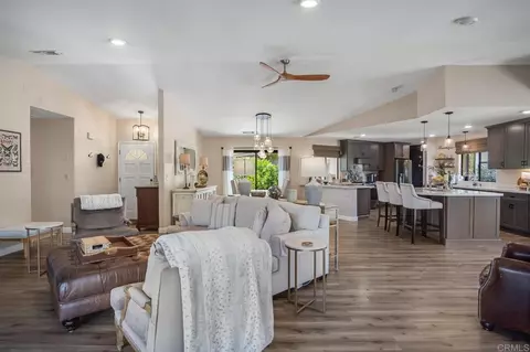 Living - 2103 Margarita Gln, Fallbrook, CA 92028 photo 2 of 3