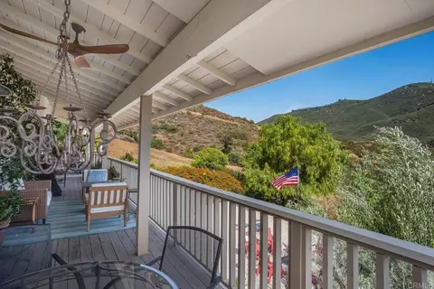 Exterior - 2103 Margarita Gln, Fallbrook, CA 92028 photo 5 of 7
