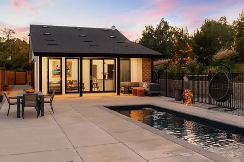 6937 Kellyn Ln, Vista, CA 92084
