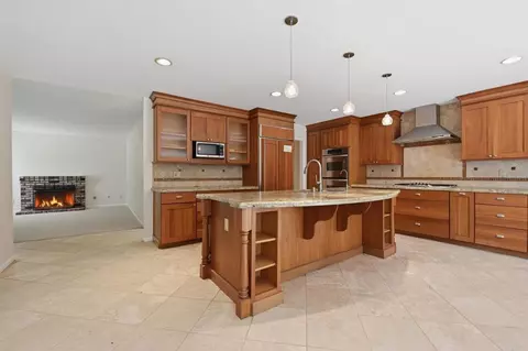 Kitchen - 2388 Sundance Cir, Oceanside, CA 92056 photo 4 of 7
