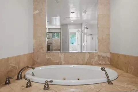 Bath - 2388 Sundance Cir, Oceanside, CA 92056 photo 4 of 5