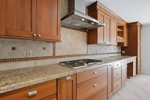 Kitchen - 2388 Sundance Cir, Oceanside, CA 92056 photo 3 of 7