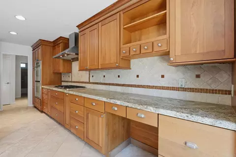 Kitchen - 2388 Sundance Cir, Oceanside, CA 92056 photo 6 of 7