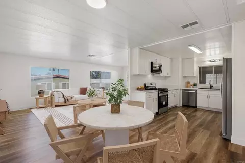 2130 Sunset Dr #55, Vista, CA 92081