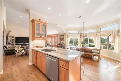 Kitchen - 1960 Elevado Rd, Vista, CA 92084 photo 3 of 5