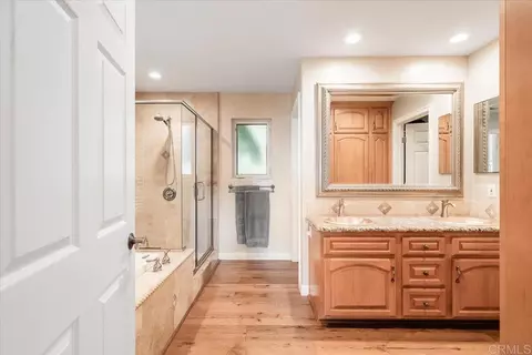 Entry Way - 1960 Elevado Rd, Vista, CA 92084 photo 4 of 5