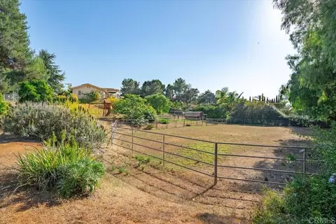 Exterior - 1960 Elevado Rd, Vista, CA 92084 photo 21 of 23