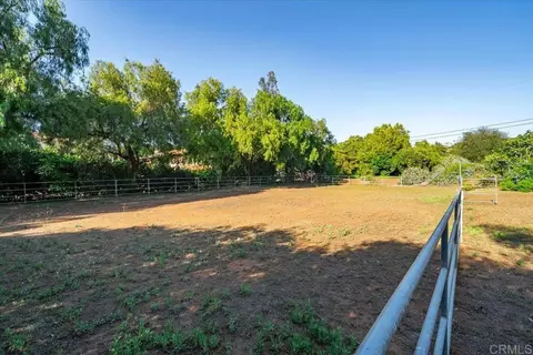 Exterior - 1960 Elevado Rd, Vista, CA 92084 photo 23 of 23