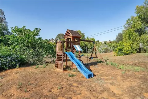Exterior - 1960 Elevado Rd, Vista, CA 92084 photo 19 of 23