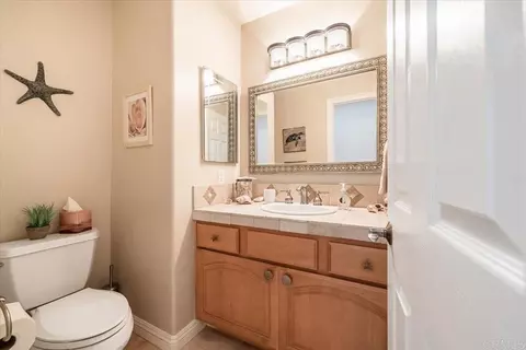 Bath - 1960 Elevado Rd, Vista, CA 92084 photo 6 of 8
