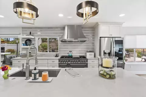 Kitchen - 1504 Valleda Ln, Encinitas, CA 92024 photo 2 of 6
