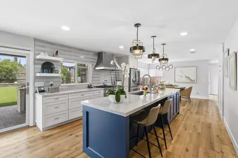 Kitchen - 1504 Valleda Ln, Encinitas, CA 92024 photo 4 of 6
