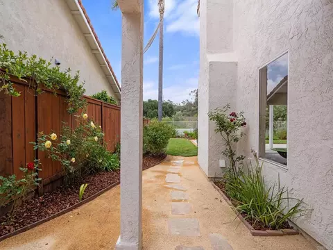 Exterior - 1661 Willowhaven, Encinitas, CA 92024 photo 6 of 8