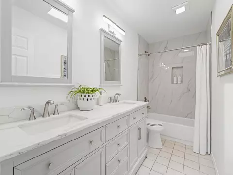 Bath - 1661 Willowhaven, Encinitas, CA 92024 photo 4 of 5