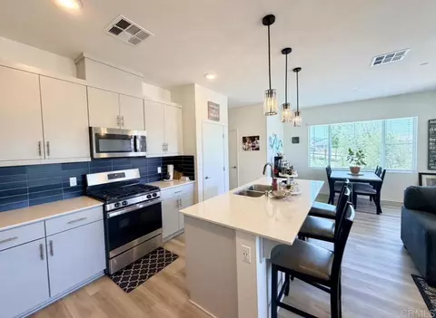 Kitchen - 35104 Crop Pl, Fallbrook, CA 92028 photo 1 of 1