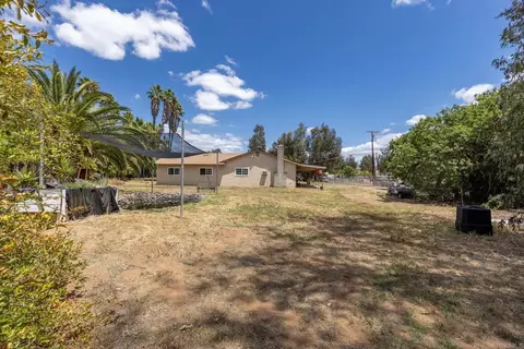 Exterior - 911 Davis St, Ramona, CA 92065 photo 11 of 13