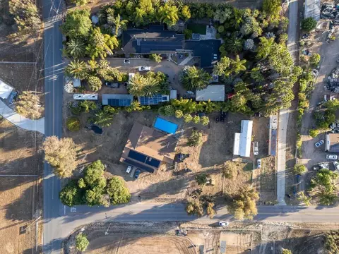View/Area - 911 Davis St, Ramona, CA 92065 photo 6 of 25