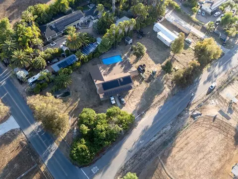 View/Area - 911 Davis St, Ramona, CA 92065 photo 17 of 25