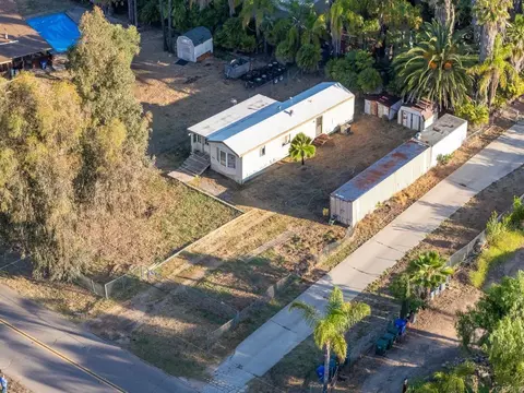 View/Area - 911 Davis St, Ramona, CA 92065 photo 4 of 25