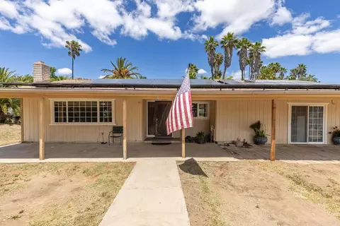 Exterior - 911 Davis St, Ramona, CA 92065 photo 3 of 13