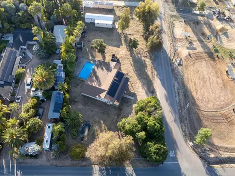 View/Area - 911 Davis St, Ramona, CA 92065 photo 18 of 25