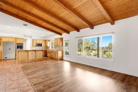 Living - 1534 Linda St, Fallbrook, CA 92028 photo 9 of 10