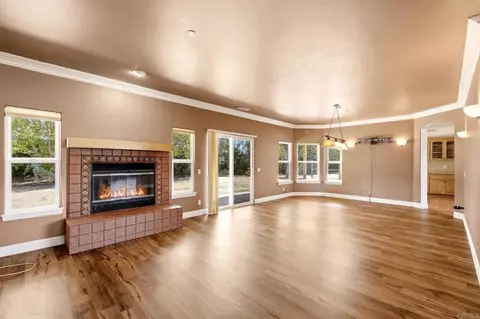 Living - 1534 Linda St, Fallbrook, CA 92028 photo 5 of 10