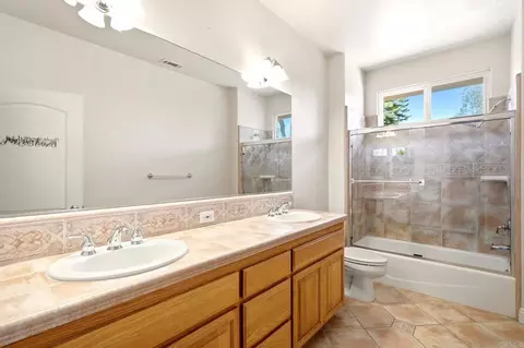 Bath - 1534 Linda St, Fallbrook, CA 92028 photo 4 of 4