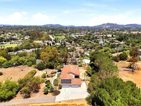 View/Area - 1534 Linda St, Fallbrook, CA 92028 photo 8 of 9