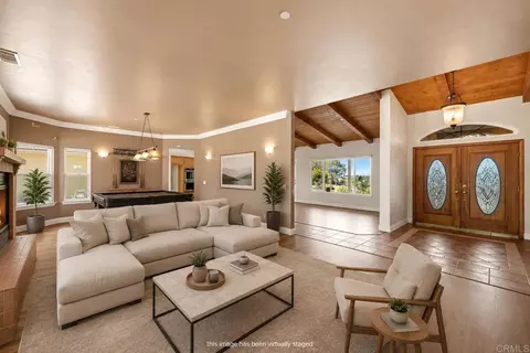 Living - 1534 Linda St, Fallbrook, CA 92028 photo 3 of 10