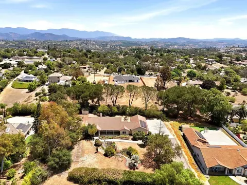 View/Area - 1534 Linda St, Fallbrook, CA 92028 photo 7 of 9