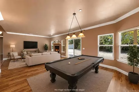 Living - 1534 Linda St, Fallbrook, CA 92028 photo 2 of 10