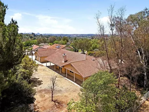 View/Area - 1534 Linda St, Fallbrook, CA 92028 photo 3 of 9