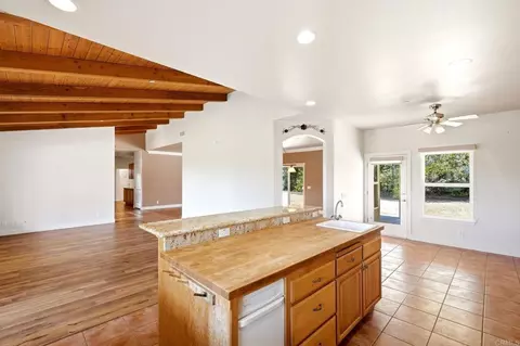 Kitchen - 1534 Linda St, Fallbrook, CA 92028 photo 4 of 9