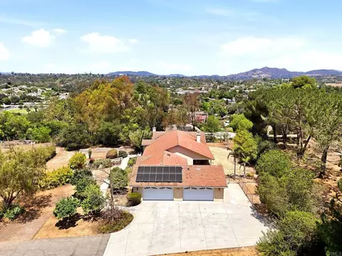 View/Area - 1534 Linda St, Fallbrook, CA 92028 photo 5 of 9