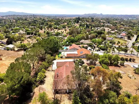 View/Area - 1534 Linda St, Fallbrook, CA 92028 photo 6 of 9