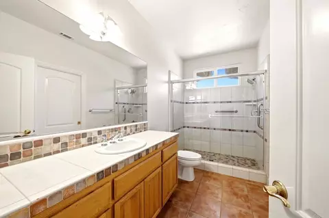 Bath - 1534 Linda St, Fallbrook, CA 92028 photo 1 of 4