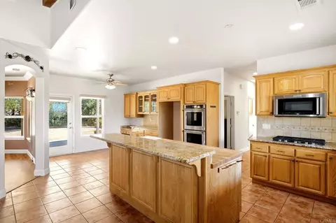 Kitchen - 1534 Linda St, Fallbrook, CA 92028 photo 9 of 9